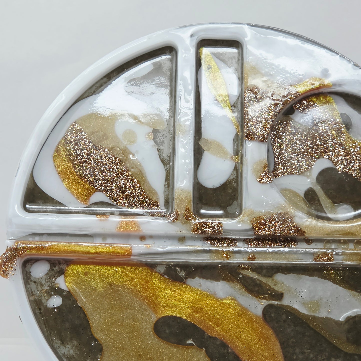 Handmade Round Resin Rolling Tray Set – Gold White Stone Mica Glitter | Divided Sections | Unique Circle Tray + Pipe Rest | Savage Studio Creations